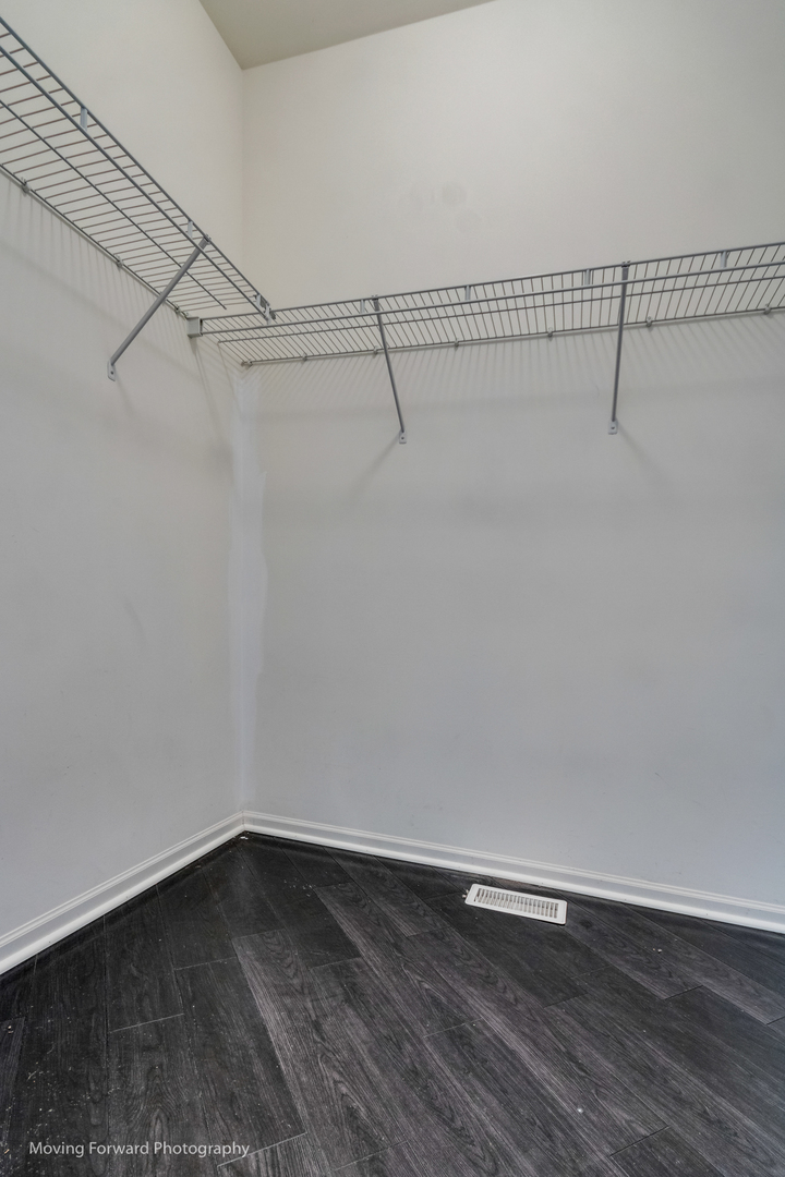 955 Oak Ridge Boulevard Elgin, IL 60120 - Photo 24 of 47 Gallery Image 24