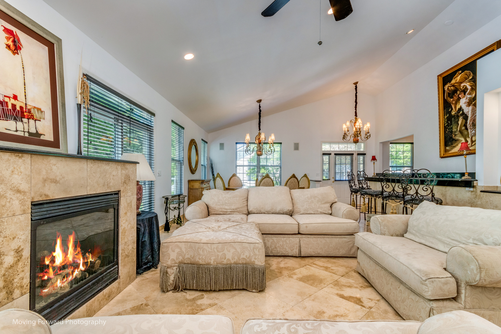 955 Oak Ridge Boulevard Elgin, IL 60120 - Photo 3 of 47 Gallery Image 3