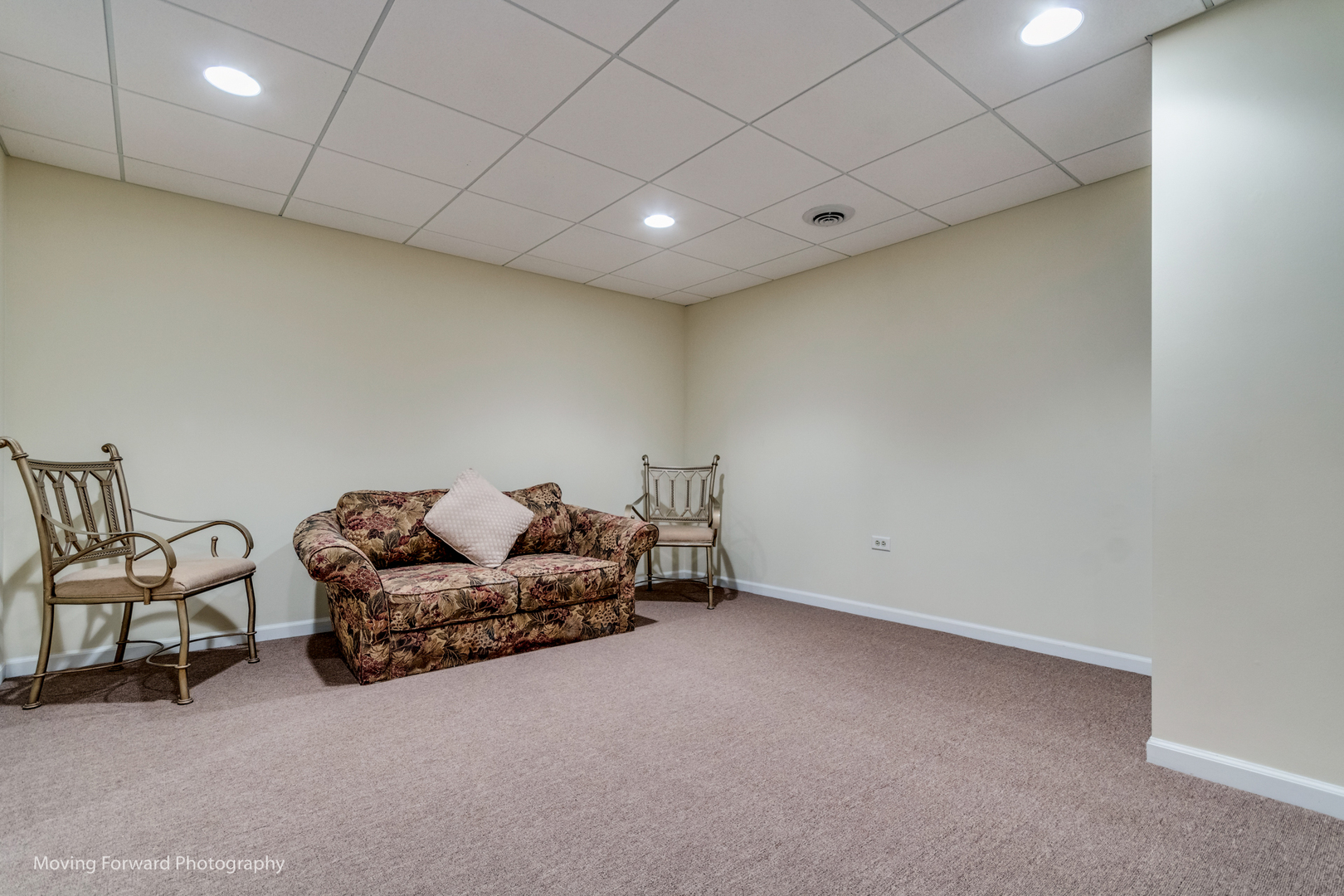 955 Oak Ridge Boulevard Elgin, IL 60120 - Photo 35 of 47 Gallery Image 35