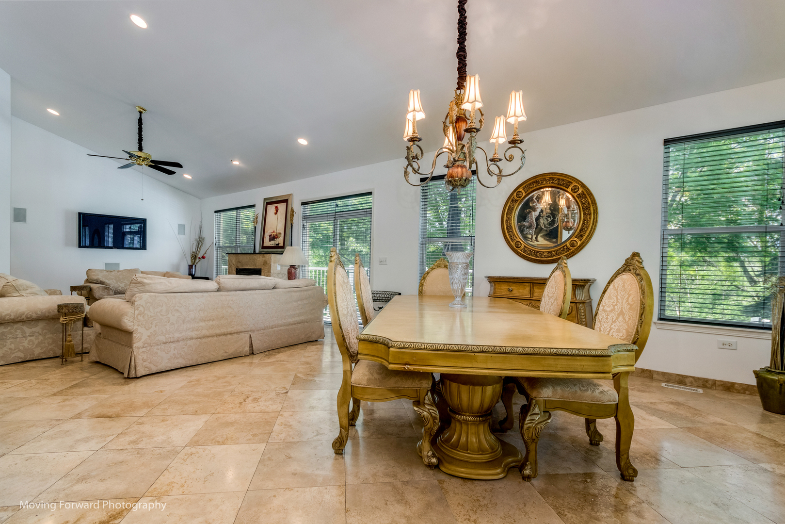955 Oak Ridge Boulevard Elgin, IL 60120 - Photo 4 of 47 Gallery Image 4