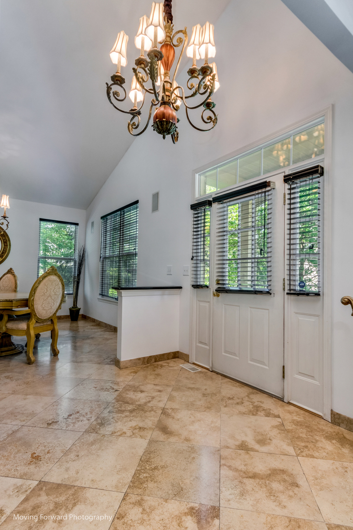 955 Oak Ridge Boulevard Elgin, IL 60120 - Photo 43 of 47 Gallery Image 43