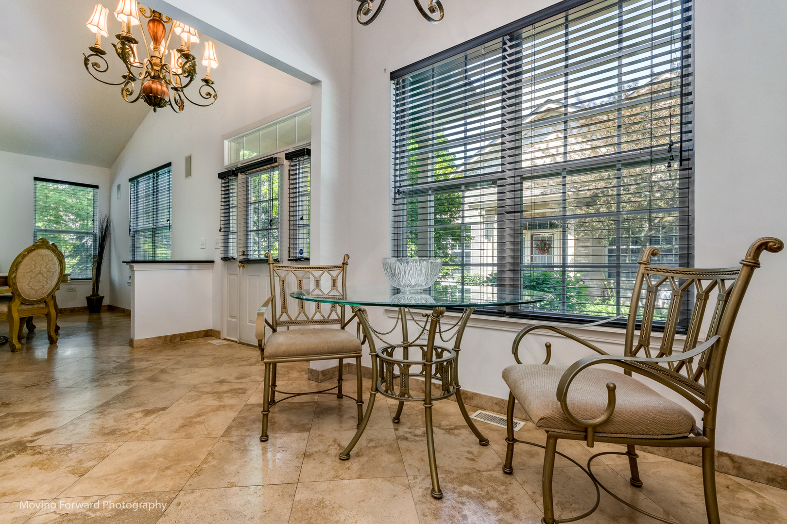 955 Oak Ridge Boulevard Elgin, IL 60120 - Photo 10 of 47 Gallery Image 10