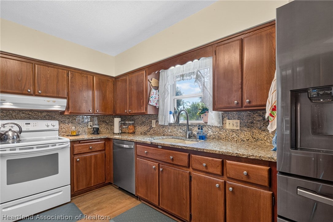 765 Golfside Lane Sebring, FL 33870 - Photo 35 of 49 Gallery Image 35