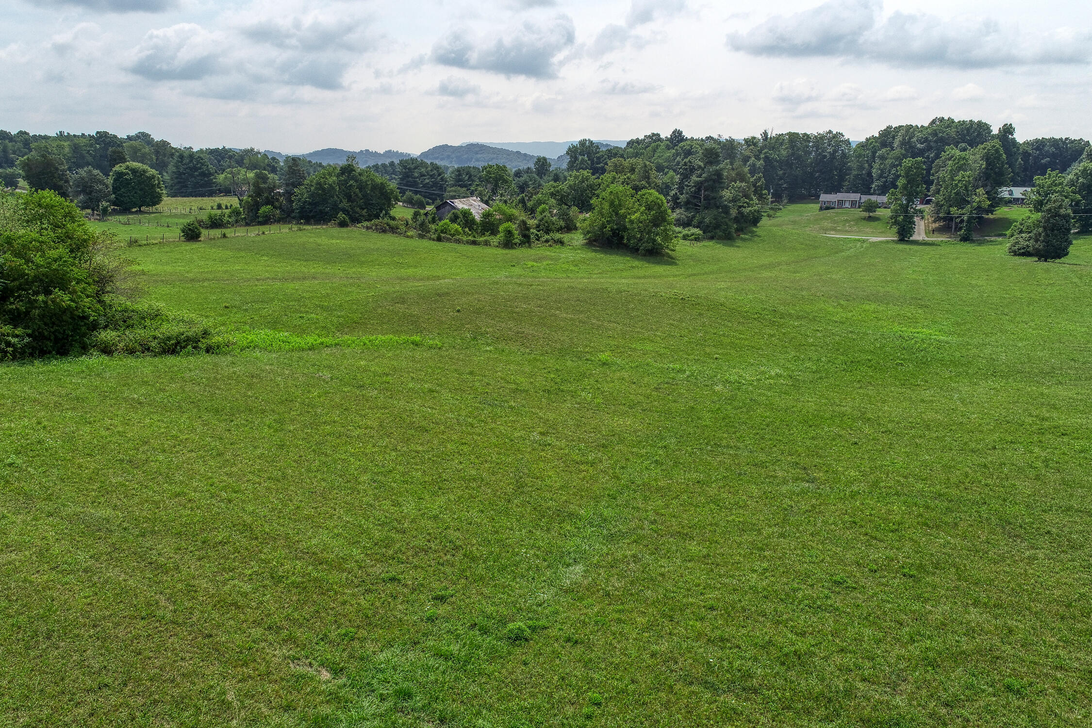 Tbd Shipley Road Church Hill, TN 37642 - Photo 8 of 29 Givens. Shipley. CH MLSa (10 of 33) V