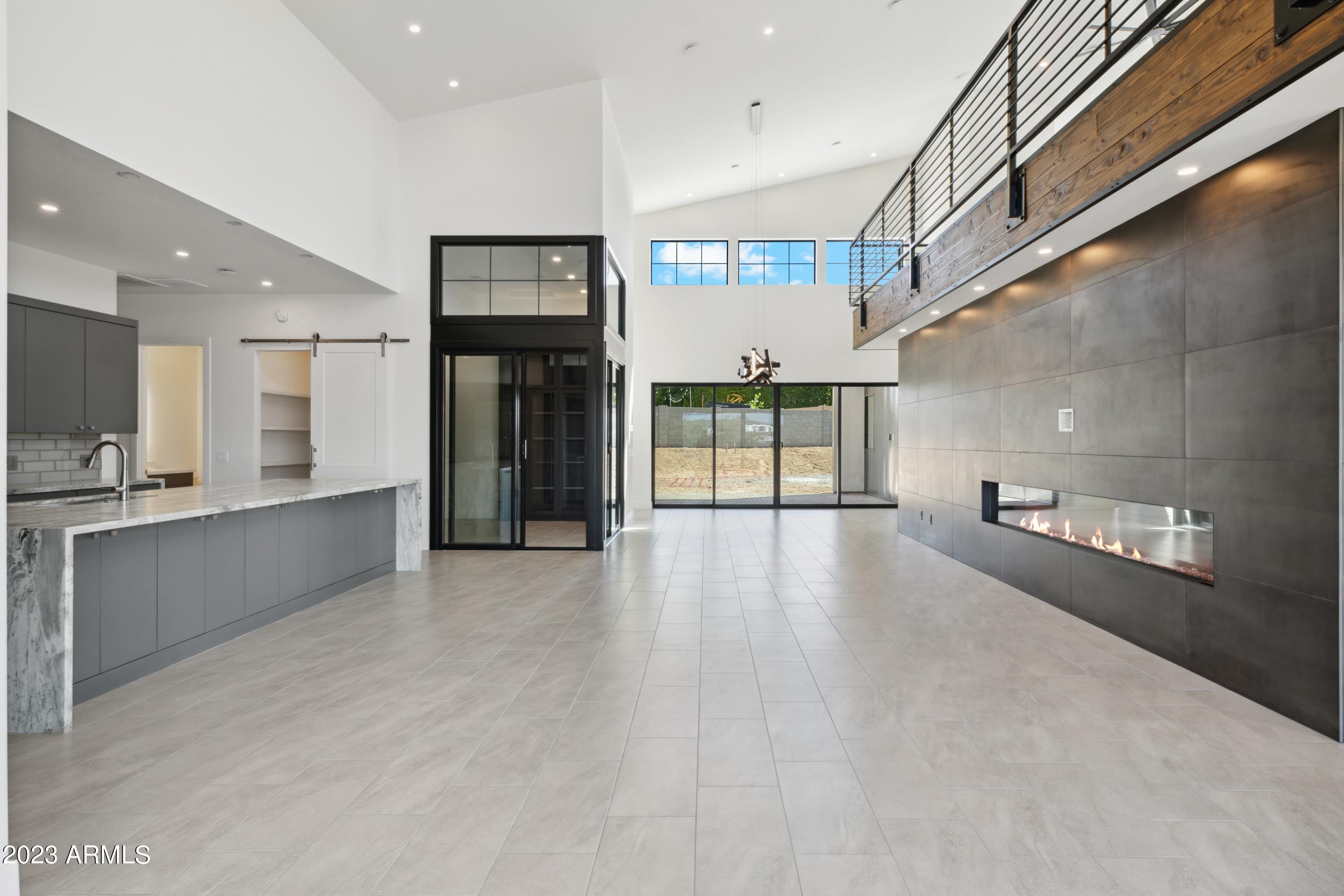 907 West Ardmore Road, Unit 13 Phoenix, AZ 85041 - Photo 4 of 19 tf6zrcwz2p