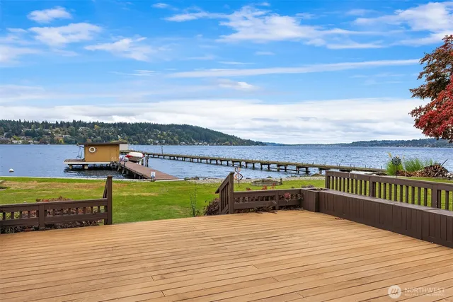 $2,499,999 | 4728 Northeast 172nd Street, Lake Forest Park, WA 98155