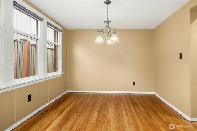 $2,499,999 | 4728 Northeast 172nd Street, Lake Forest Park, WA 98155