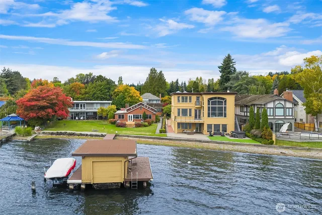 $2,499,999 | 4728 Northeast 172nd Street, Lake Forest Park, WA 98155