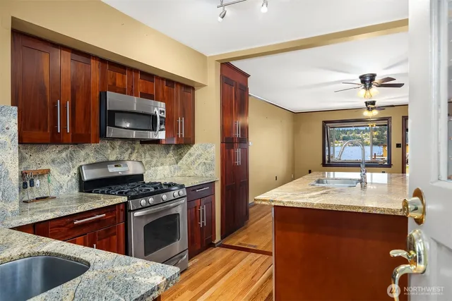 $2,499,999 | 4728 Northeast 172nd Street, Lake Forest Park, WA 98155