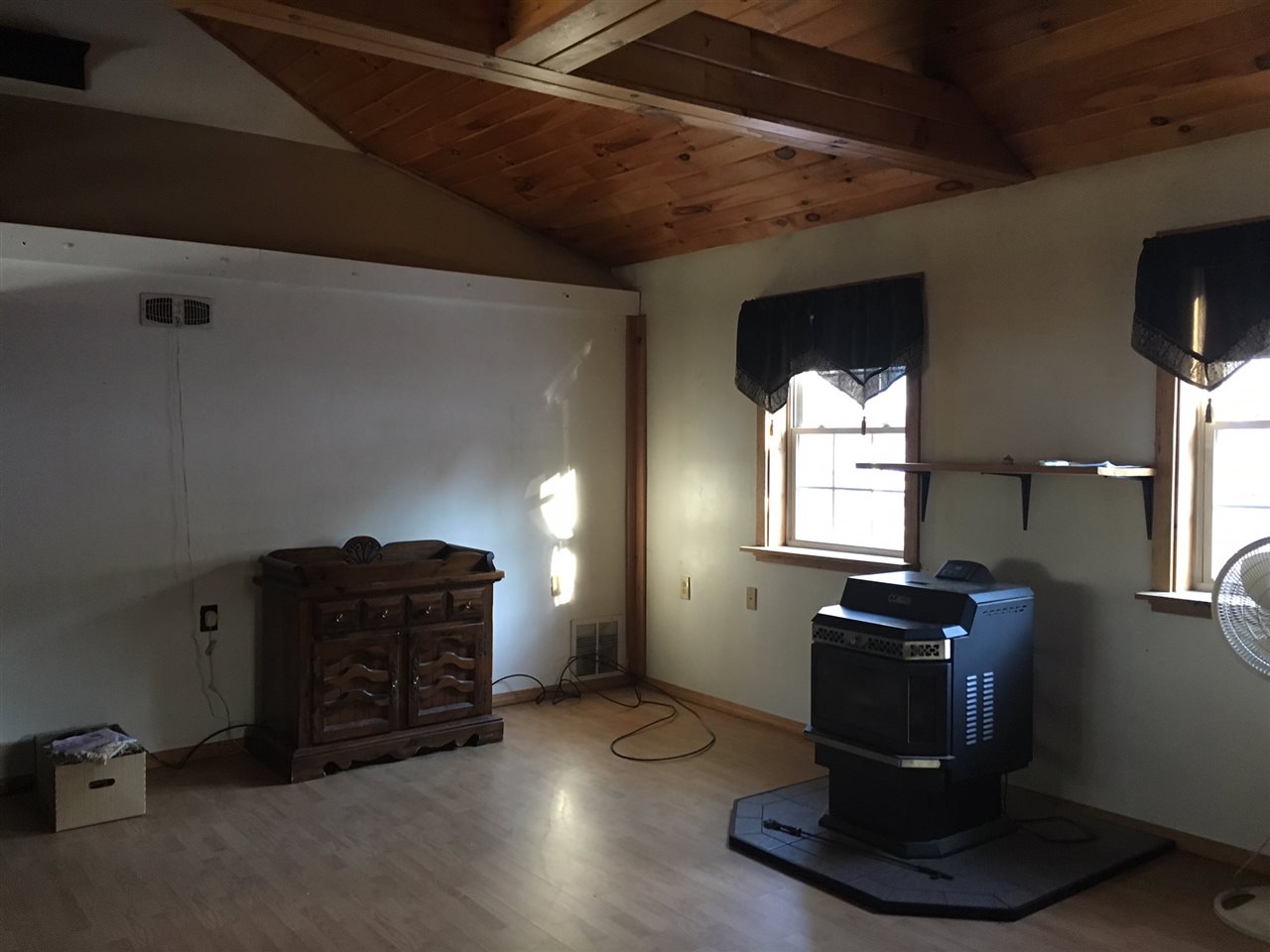 1733 Gee Hill Road Royalton, VT 05068 - Photo 5 of 17