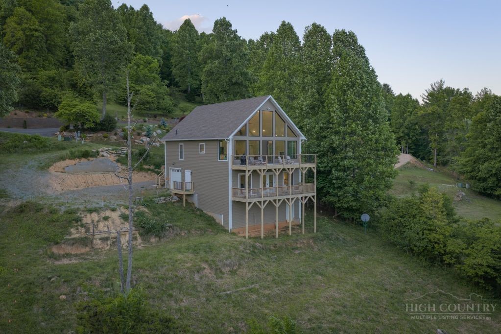 683 Lakeridge Drive Butler, TN 37640 - Photo 12 of 49