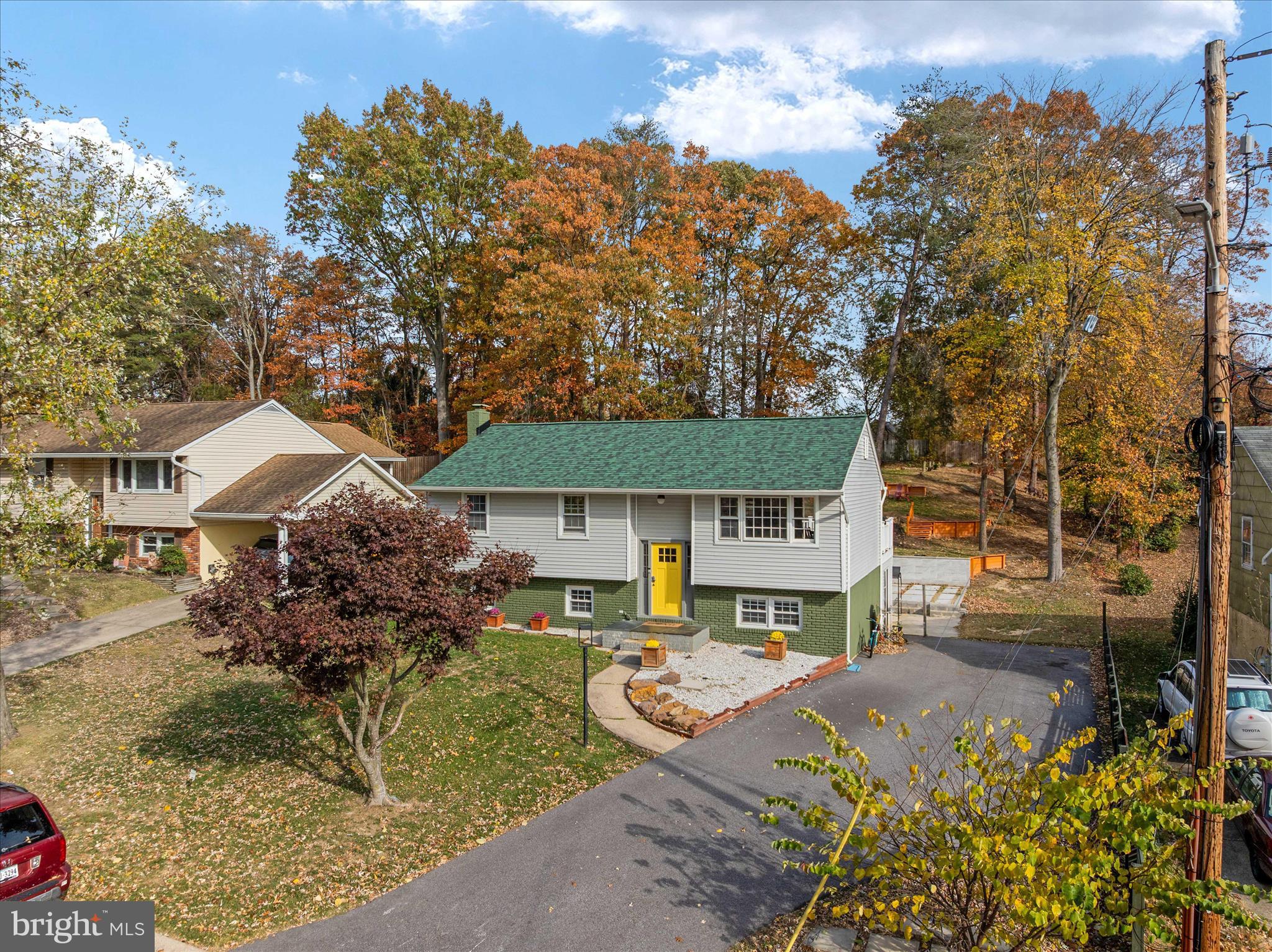 155 Barbara Road Severna Park, MD 21146 - Photo 47 of 51 a front view of a house with garden