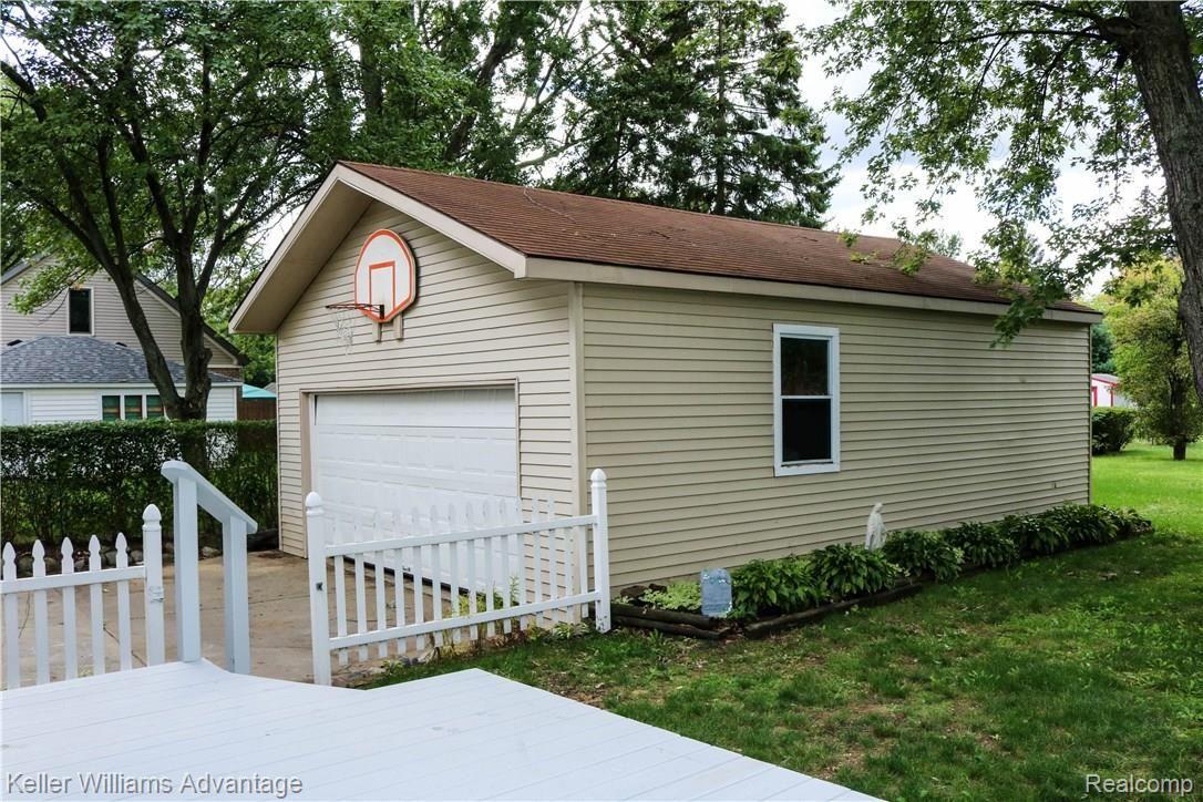 10945 Stark Road Livonia, MI 48150 - Photo 50 of 56 S57.jpg