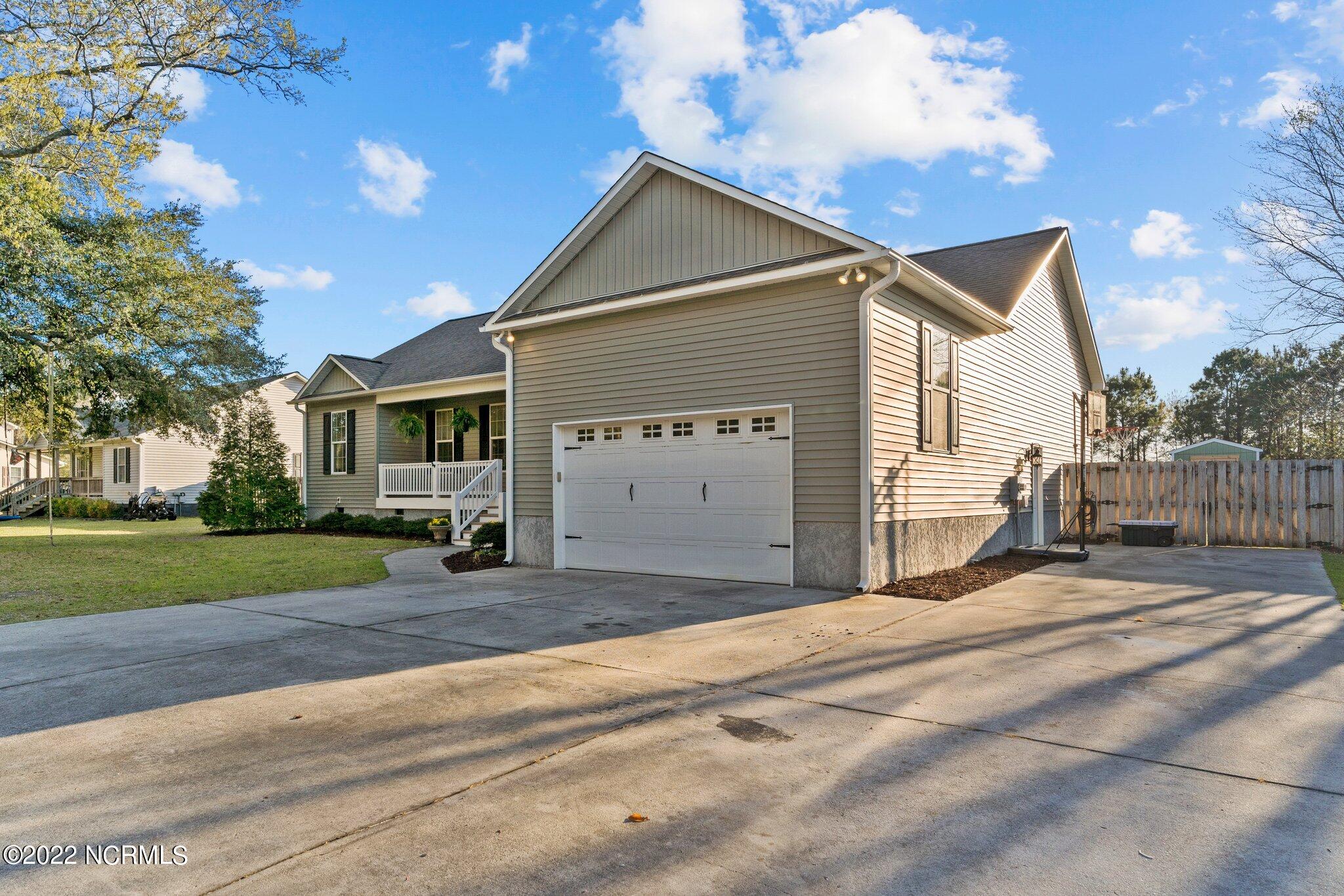 770 Sloop Point Road Hampstead, NC 28443 - Photo 3 of 35 web_CHK01227