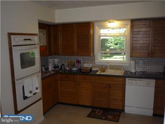 1189 Lower Ferry Road Ewing, NJ 08618 - Photo 4 of 7 Gallery Image 4