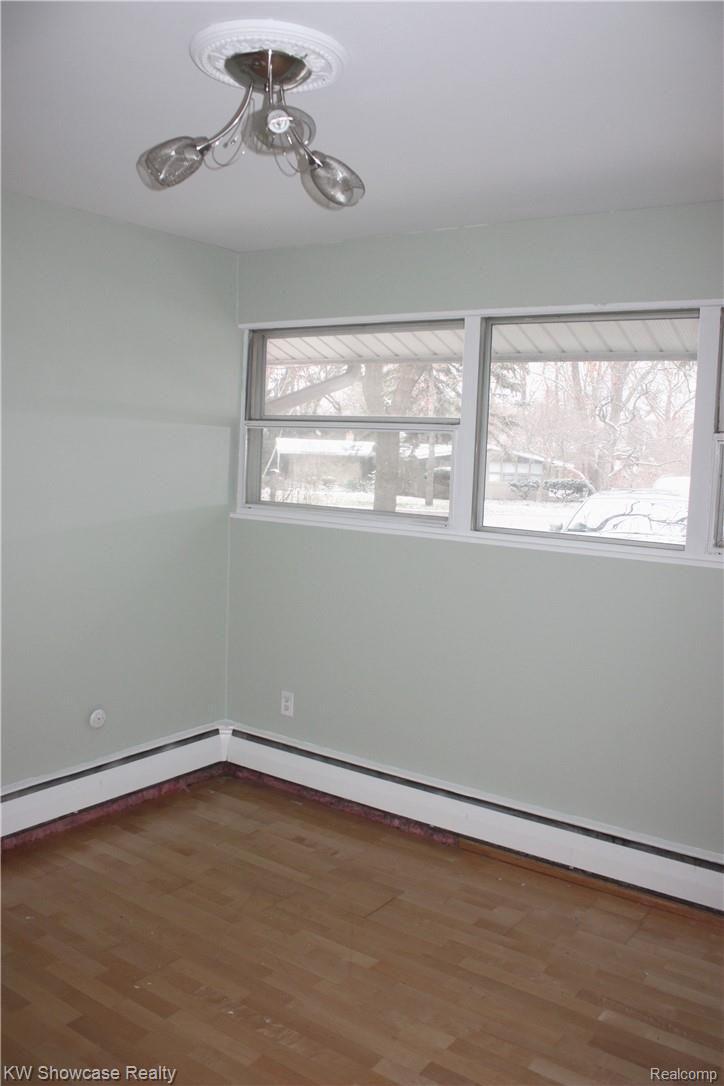 29520 Sugar Spring Road Farmington, MI 48334 - Photo 18 of 33 IMG_8784.JPG