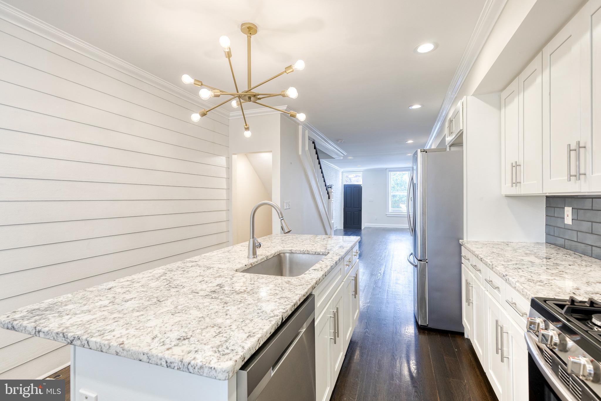 3306 Fleet Street Baltimore, MD 21224 - Photo 4 of 22