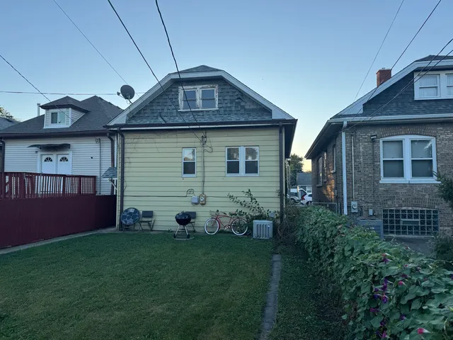 $249,000 | 2737 South Harvey Avenue, Berwyn, IL 60402