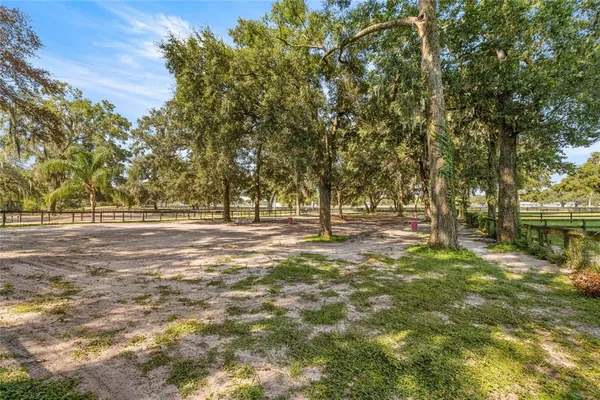 $2,000,000 | 13646 Highway 27, Morriston, FL 32668