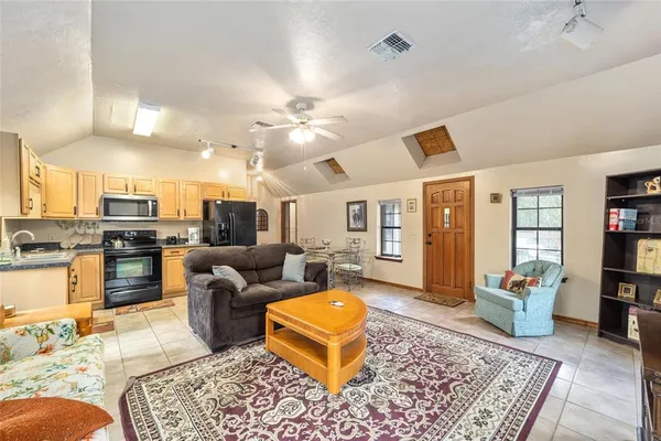 $2,000,000 | 13646 Highway 27, Morriston, FL 32668
