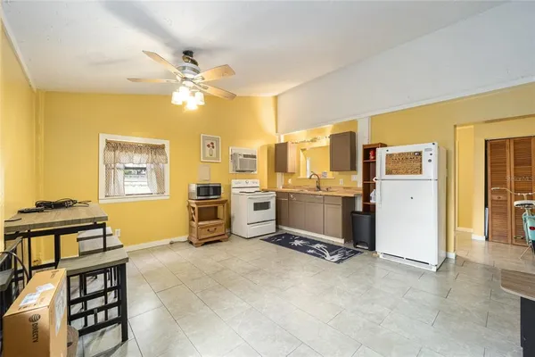 $2,000,000 | 13646 Highway 27, Morriston, FL 32668