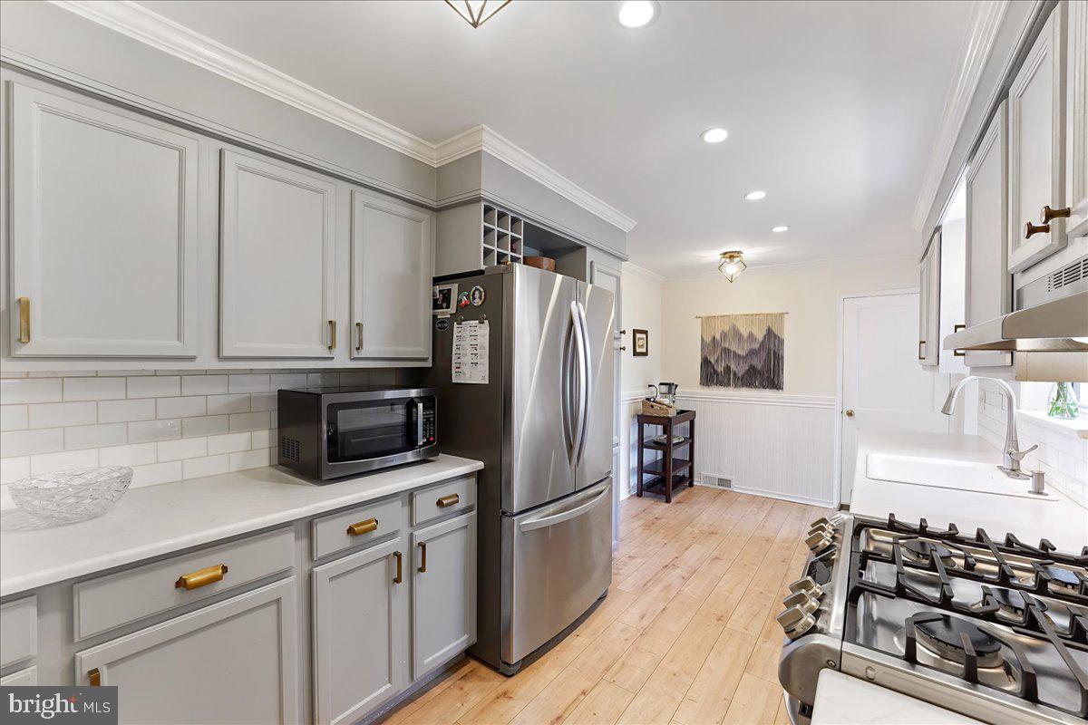 320 Strafford Avenue Wayne, PA 19087 - Photo 16 of 39