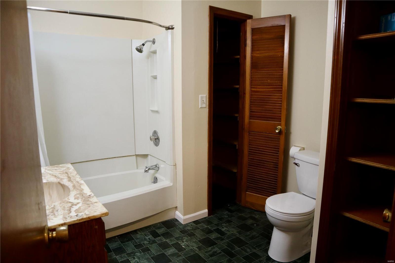 409 Maple Carrollton, IL 62016 - Photo 17 of 42 Gallery Image 17