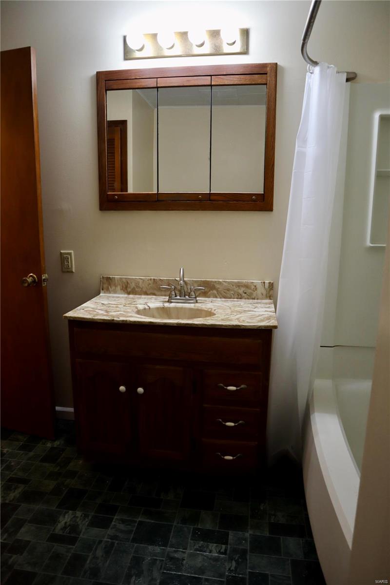 409 Maple Carrollton, IL 62016 - Photo 18 of 42 Gallery Image 18