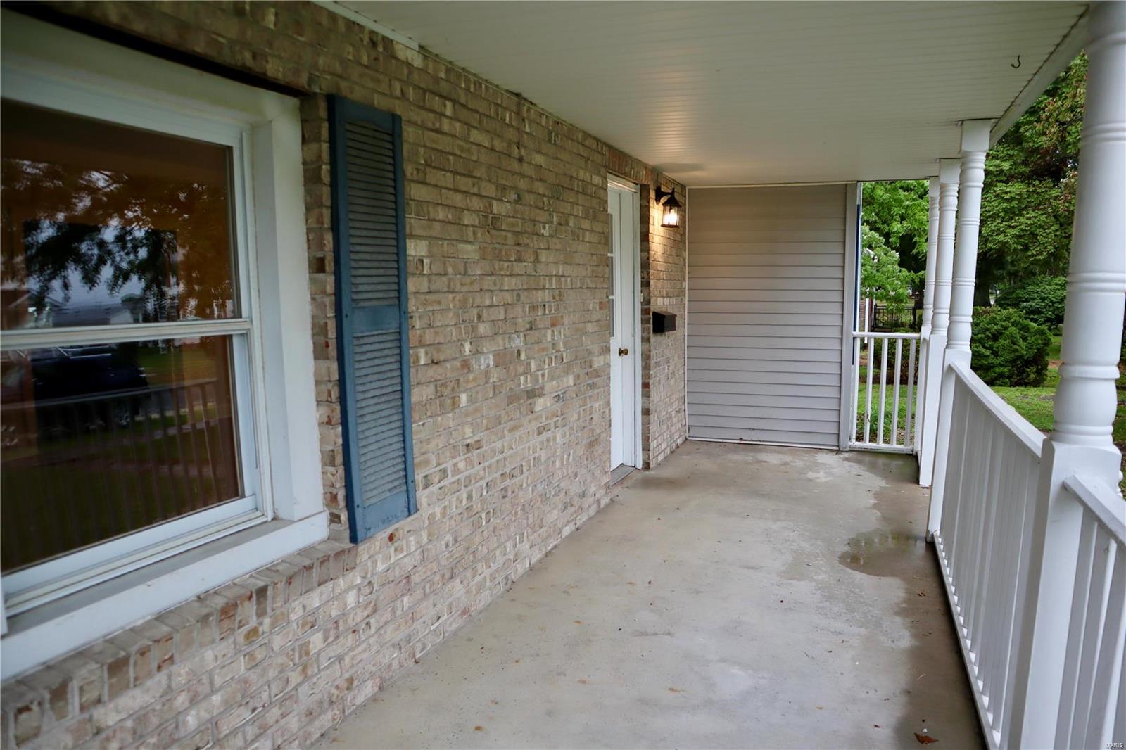 409 Maple Carrollton, IL 62016 - Photo 3 of 42 Gallery Image 3