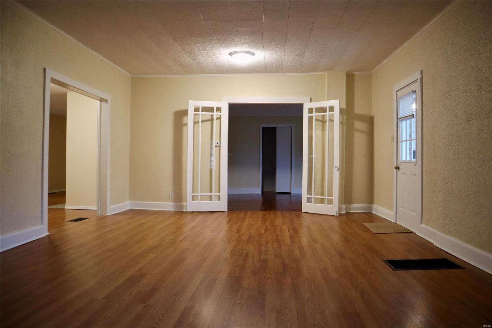 409 Maple Carrollton, IL 62016 - Photo 5 of 42 Gallery Image 5