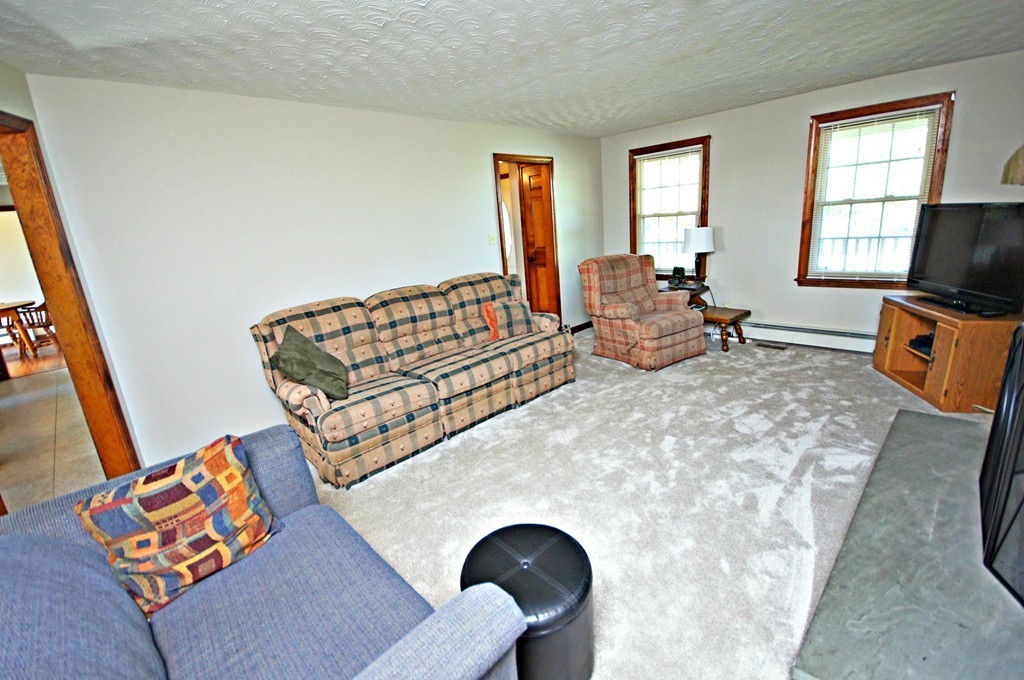 8 Millville Road Mendon, MA 01756 - Photo 10 of 16 Gallery Image 10