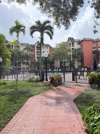 $2,250 | 8160 Geneva Court, Unit 202, Doral, FL 33166