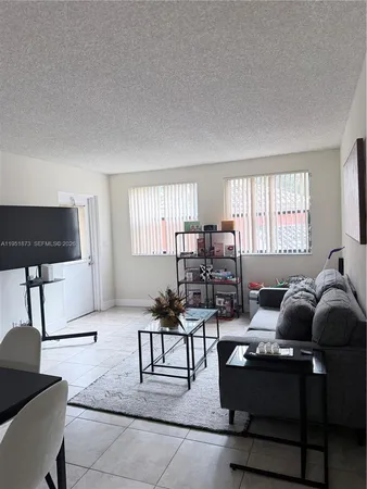 $2,250 | 8160 Geneva Court, Unit 202, Doral, FL 33166