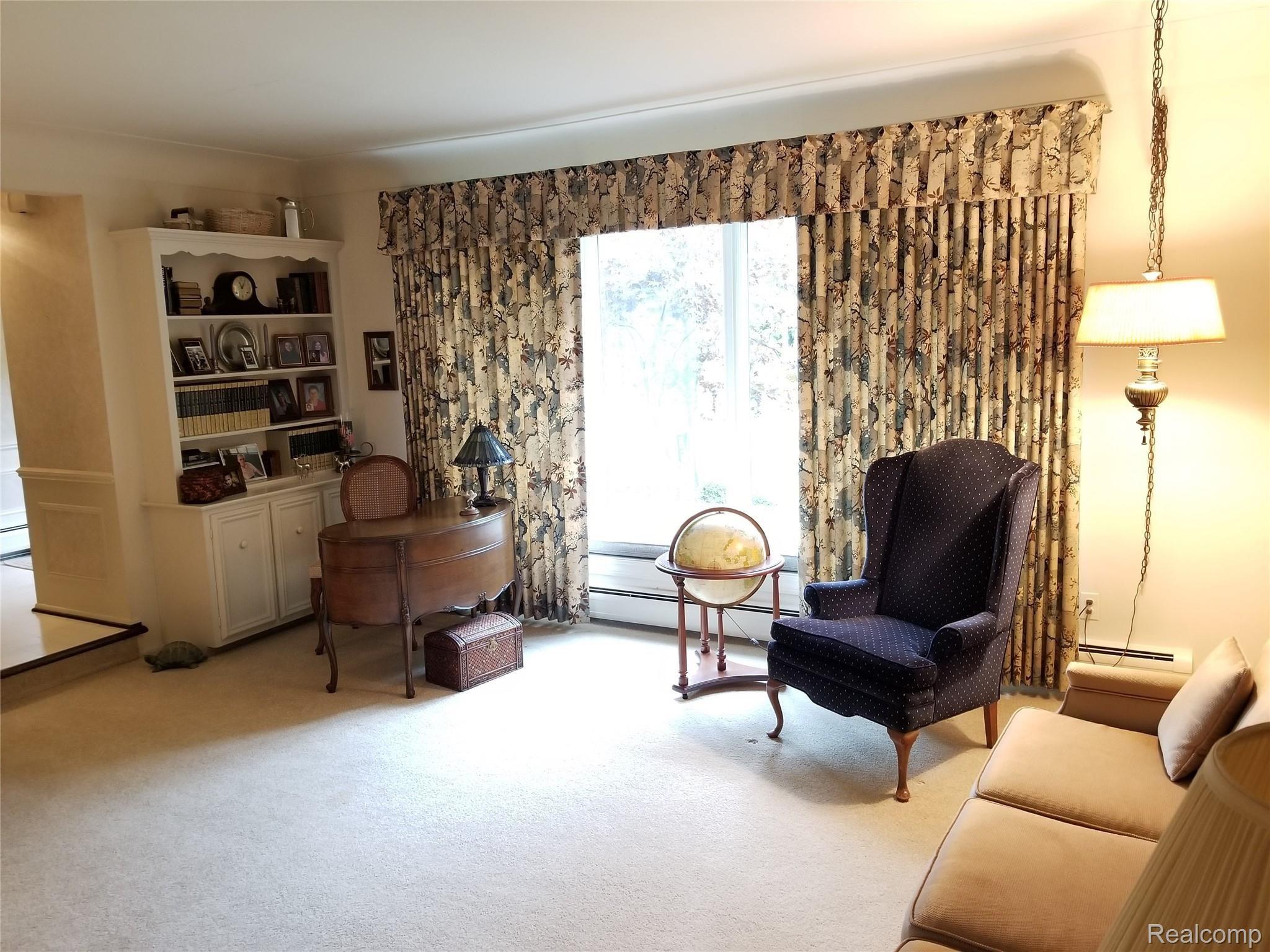 16146 Riverside Drive Livonia, MI 48154 - Photo 5 of 26 MORE OF LIVING ROOM