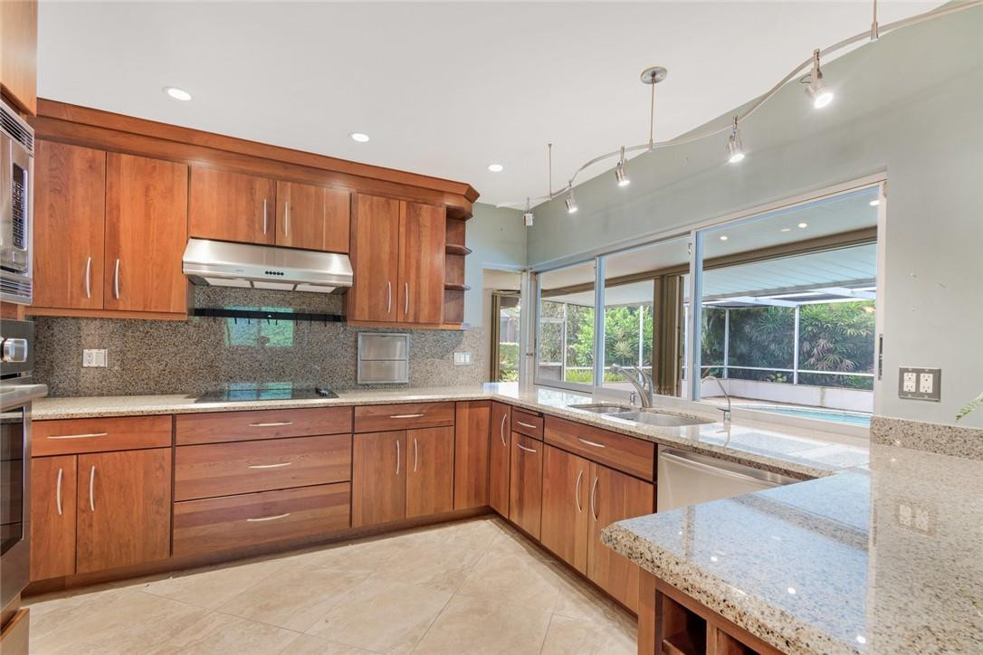 612 Canistel Lane Boca Raton, FL 33486 - Photo 7 of 19 Kitchen