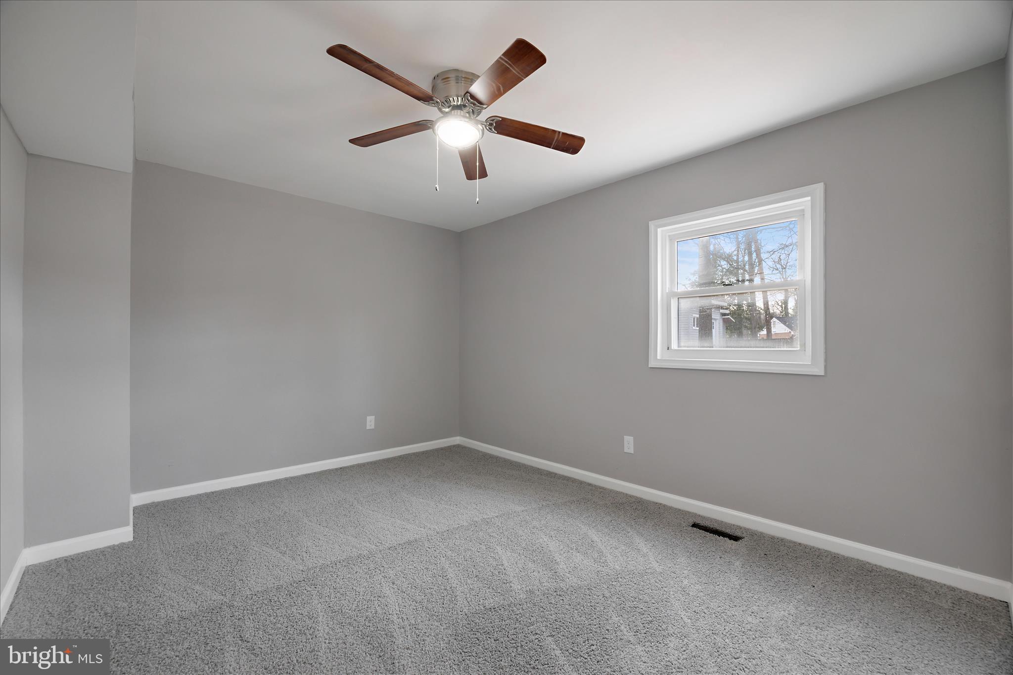 4007 Forestville Road District Heights, MD 20747 - Photo 22 of 45 an empty room with a window