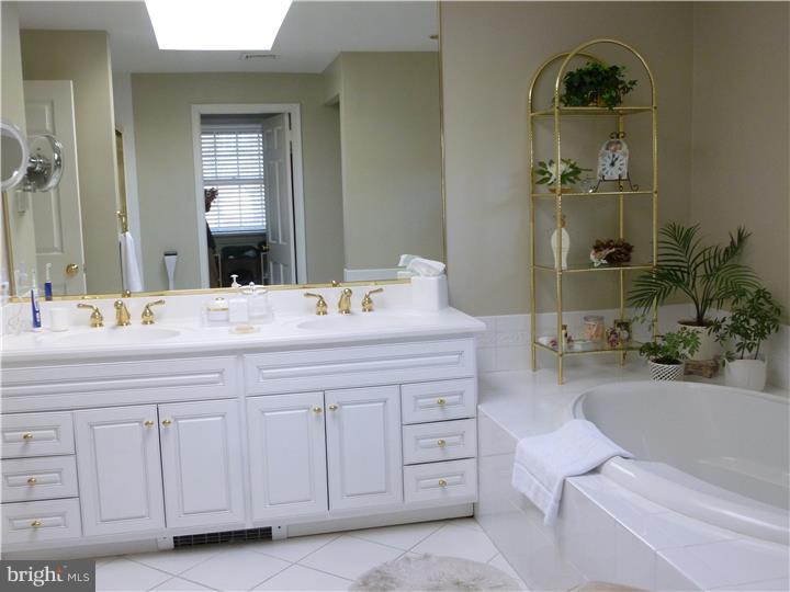 1110 Greenmount Road Haddonfield, NJ 08033 - Photo 17 of 25 Gallery Image 17