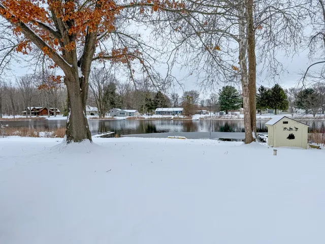 $299,000 | 52376 Joy Drive, Dowagiac, MI 49047