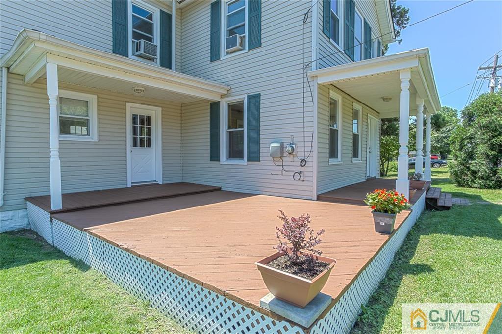 659 Ridge Road Monmouth Junction, NJ 08852 - Photo 2 of 24 front view of house with a yard