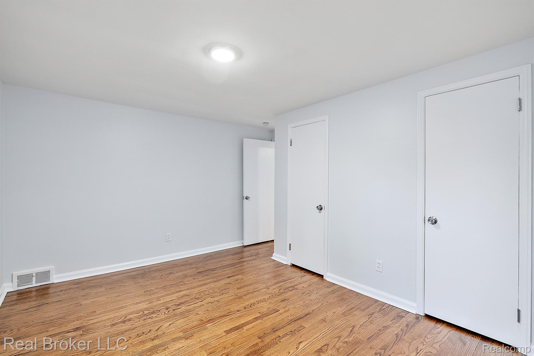 4137 Cumberland Road Berkley, MI 48072 - Photo 15 of 43 Gallery Image 15