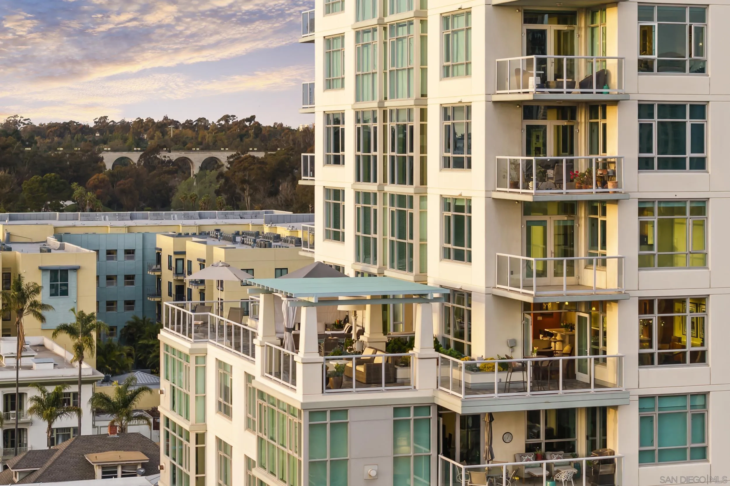 850 Beech Street, Unit 1205 San Diego, CA 92101 - Photo 10 of 66 a view of a large building