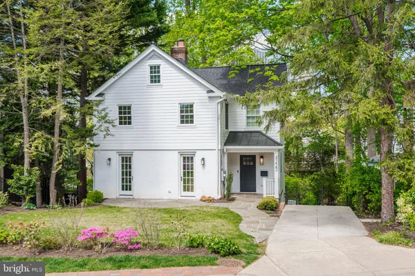 $1,999,000 | 4225 Oakridge Lane, Chevy Chase, MD 20815