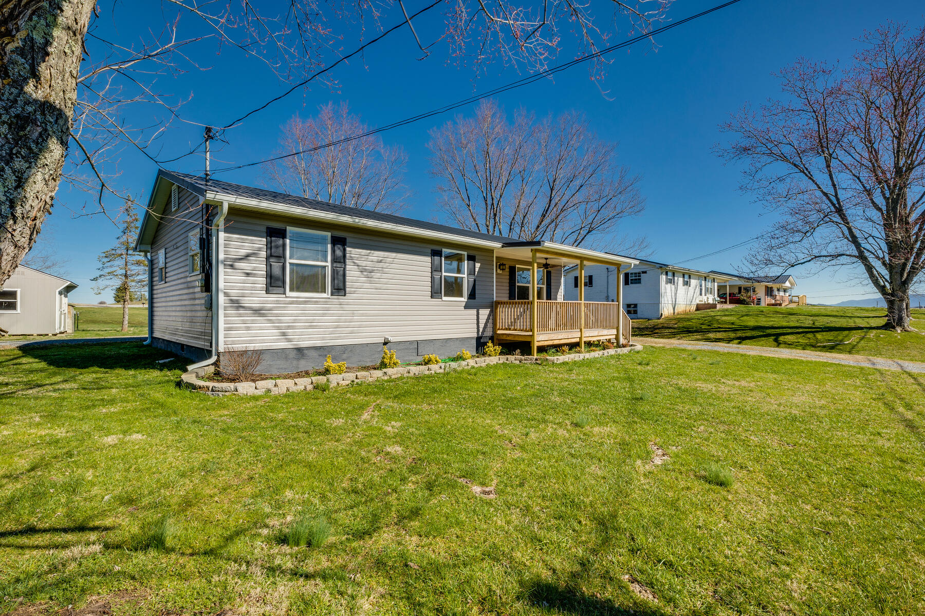 1739 South Allens Bridge Road Greeneville, TN 37743 - Photo 3 of 41 003