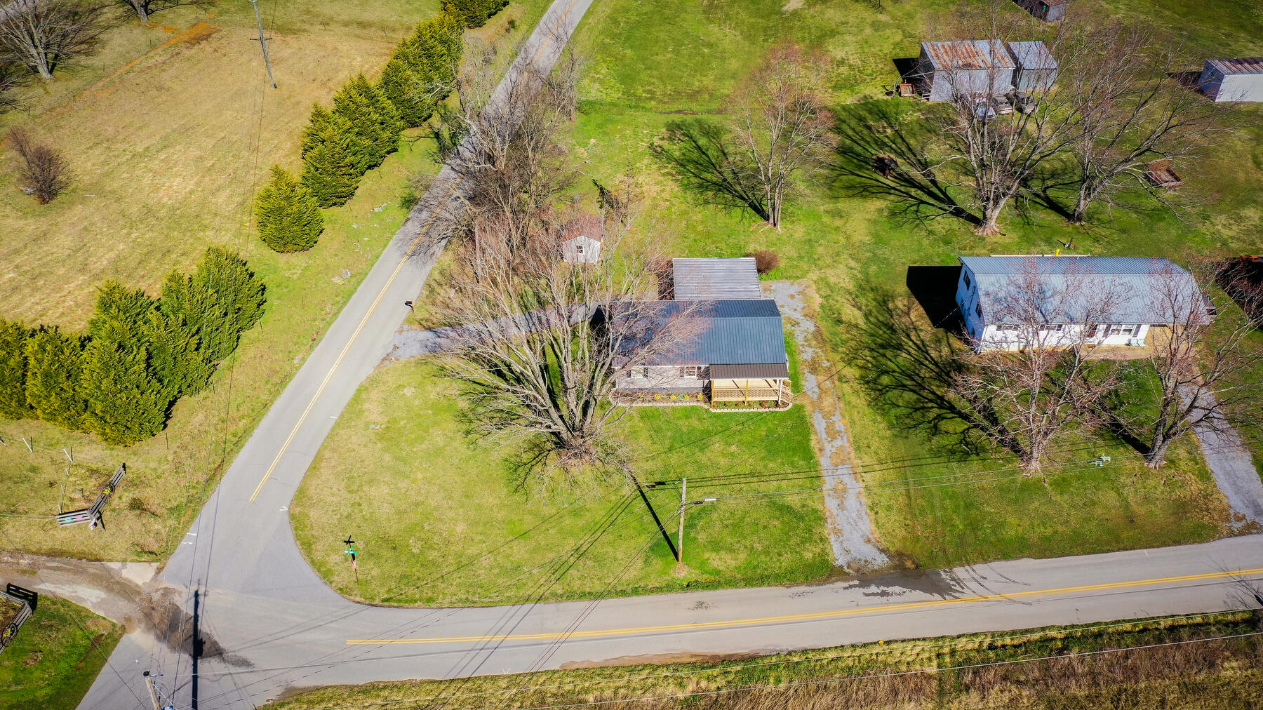 1739 South Allens Bridge Road Greeneville, TN 37743 - Photo 37 of 41 101