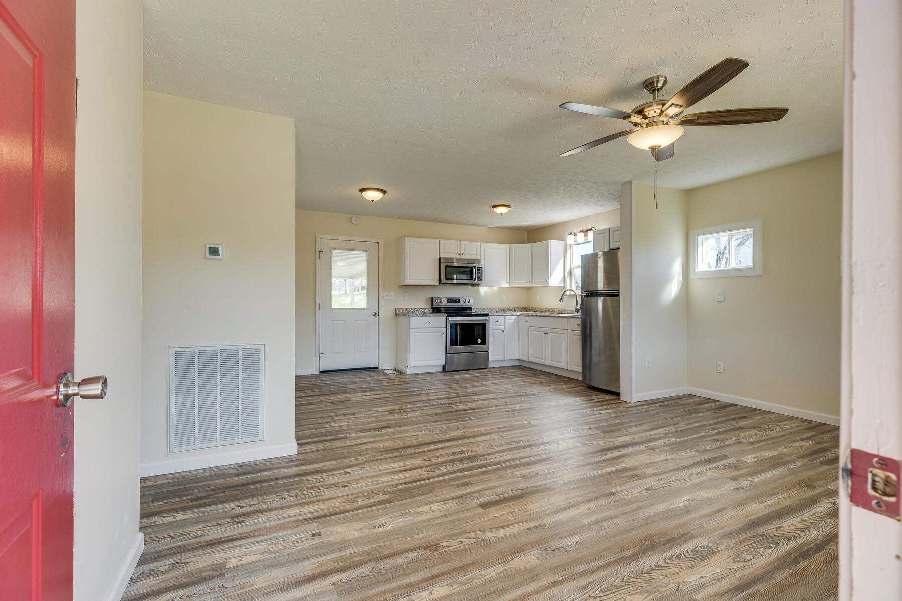 1739 South Allens Bridge Road Greeneville, TN 37743 - Photo 8 of 41 006