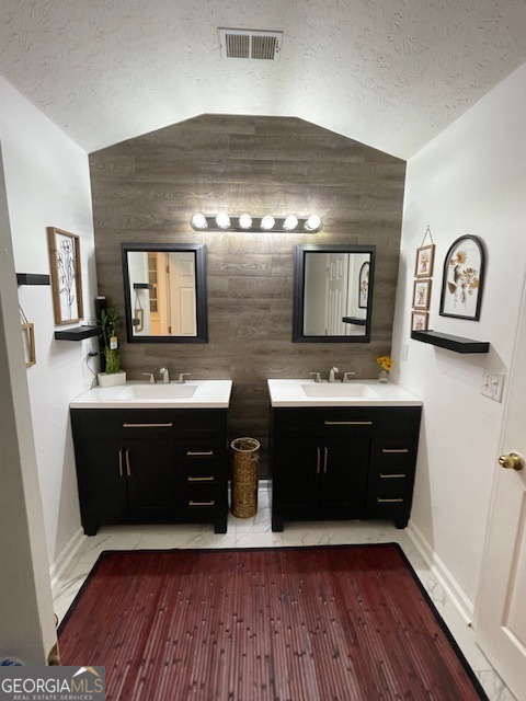 139 Jasons Ridge Griffin, GA 30223 - Photo 17 of 28 Primary Bath