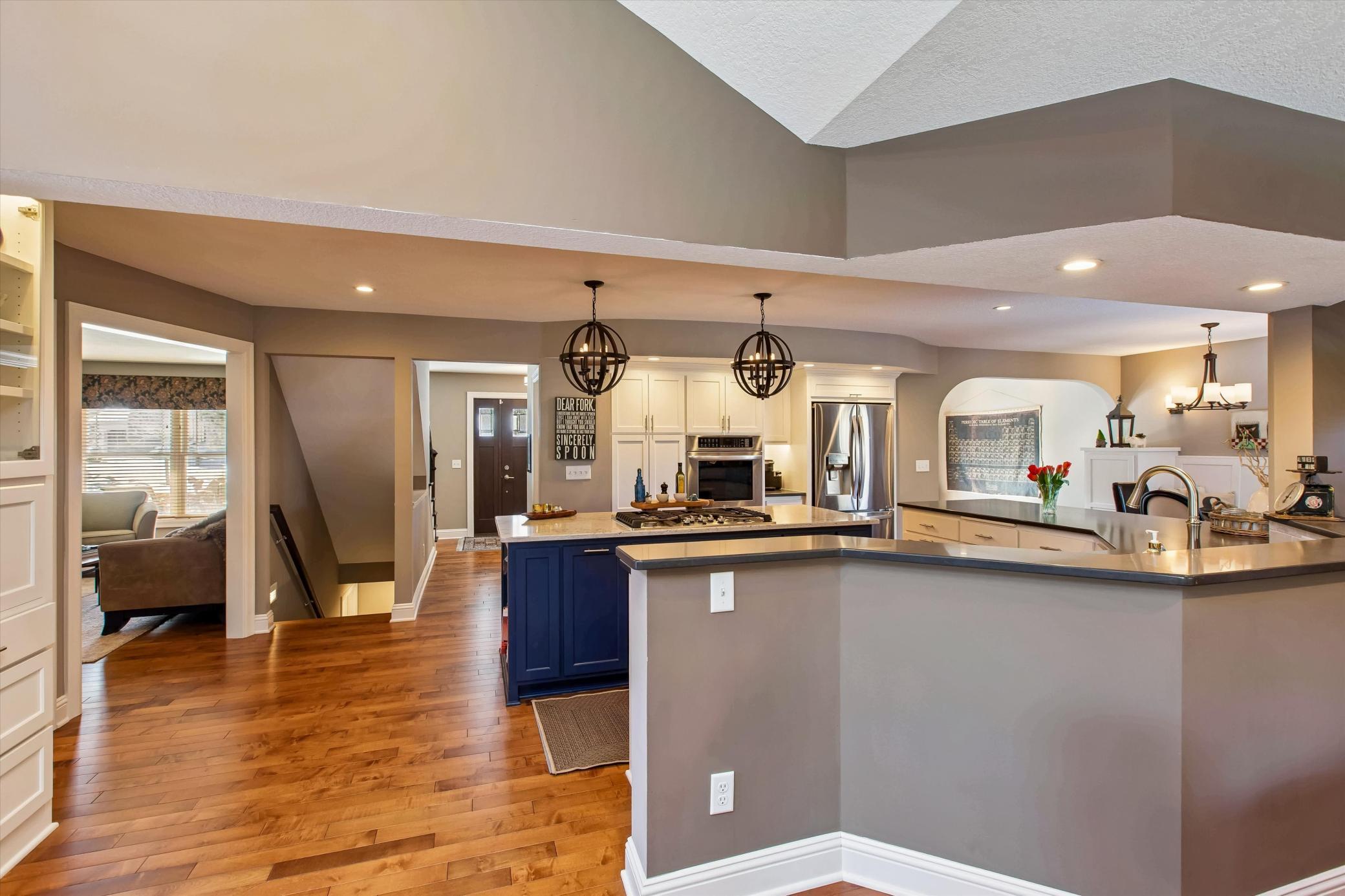 11844 Dunhill Road Eden Prairie, MN 55344 - Photo 19 of 38 Gallery Image 19