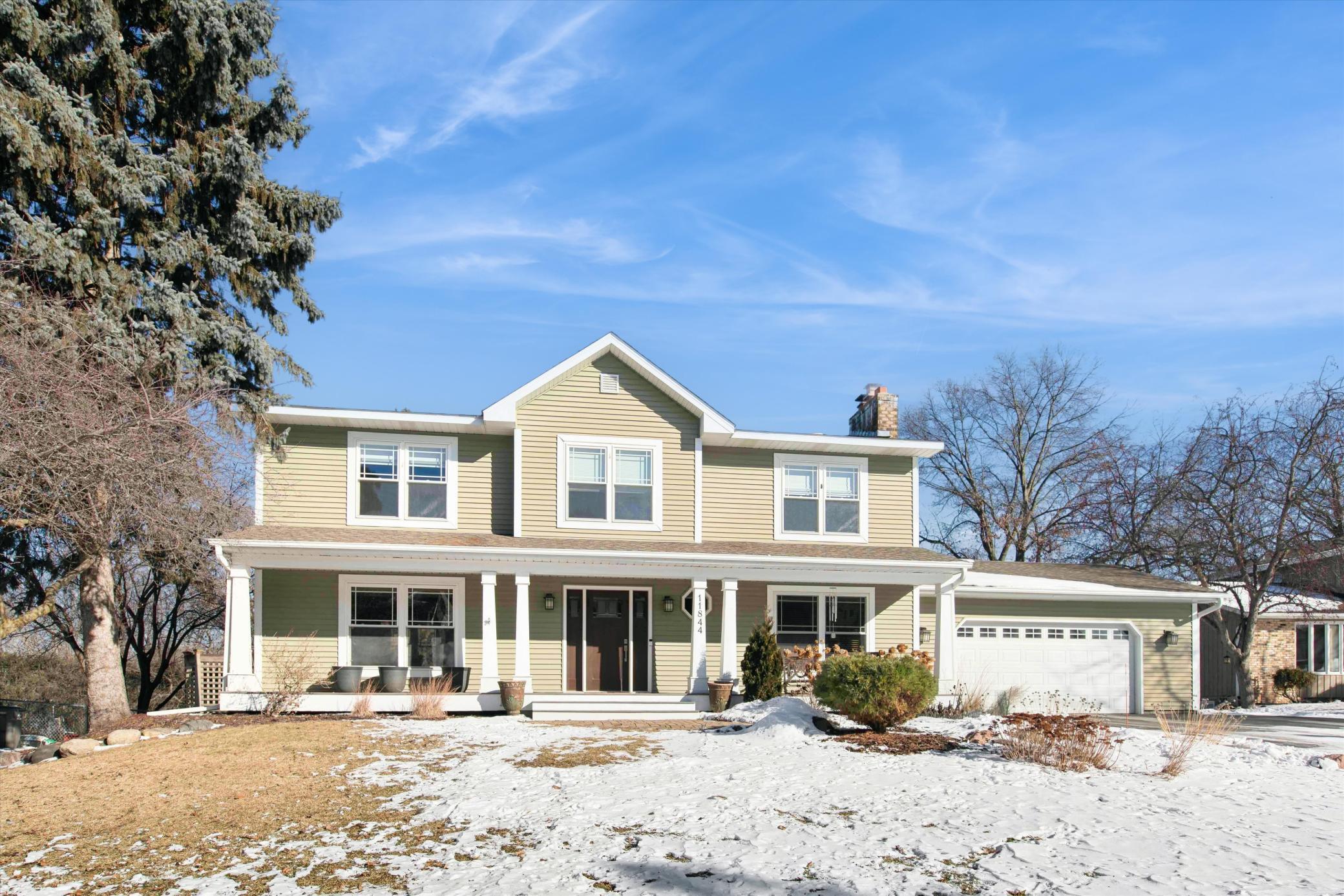 11844 Dunhill Road Eden Prairie, MN 55344 - Photo 2 of 38 Gallery Image 2