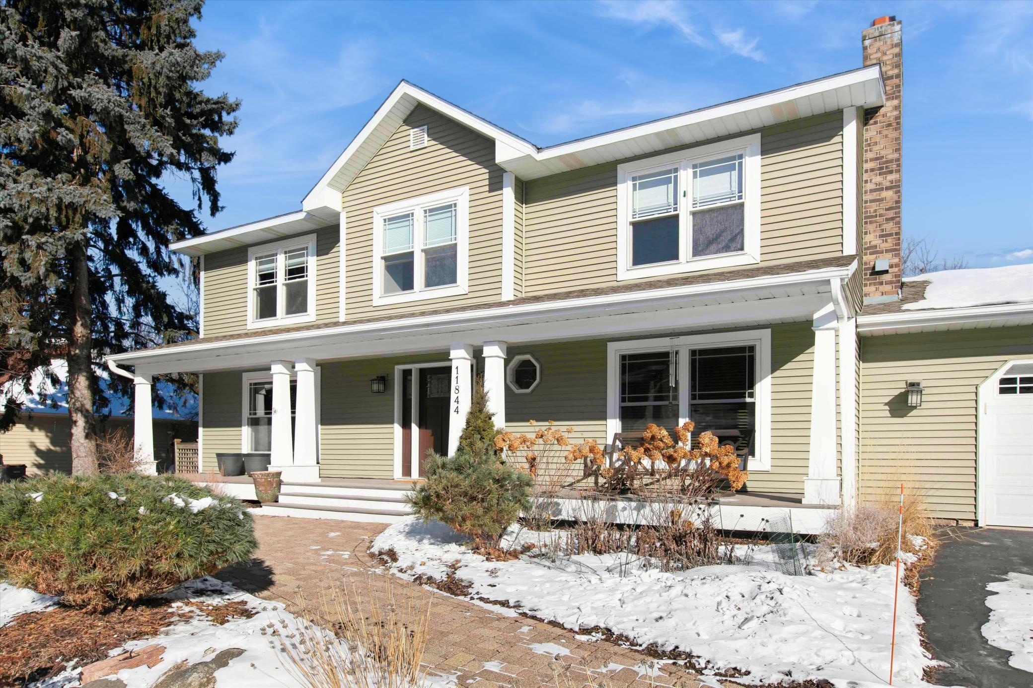 11844 Dunhill Road Eden Prairie, MN 55344 - Photo 3 of 38 Gallery Image 3