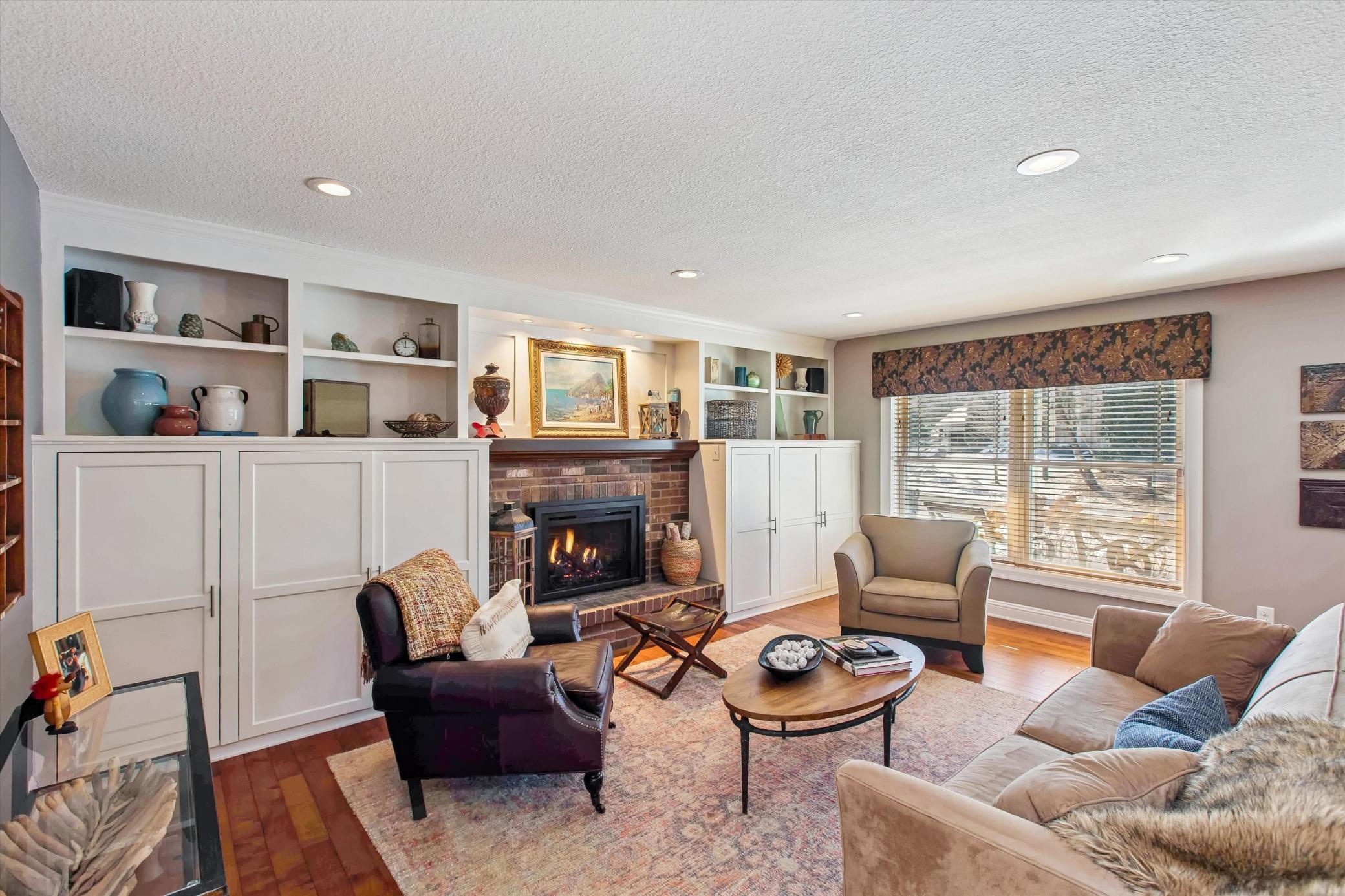 11844 Dunhill Road Eden Prairie, MN 55344 - Photo 8 of 38 Gallery Image 8